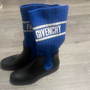 Size 8 Women Authentic Rain Boot Givenchy